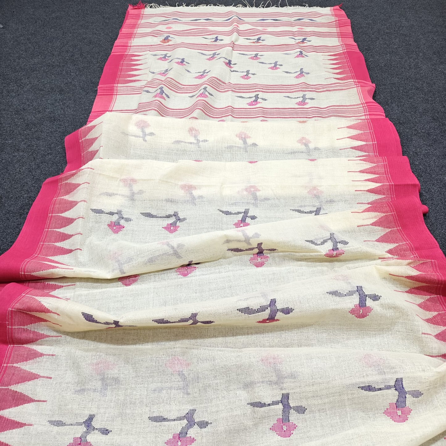 Authentic handloom 
monipuri cotton saree
With bp

