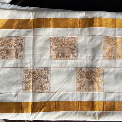 Kasavu saree