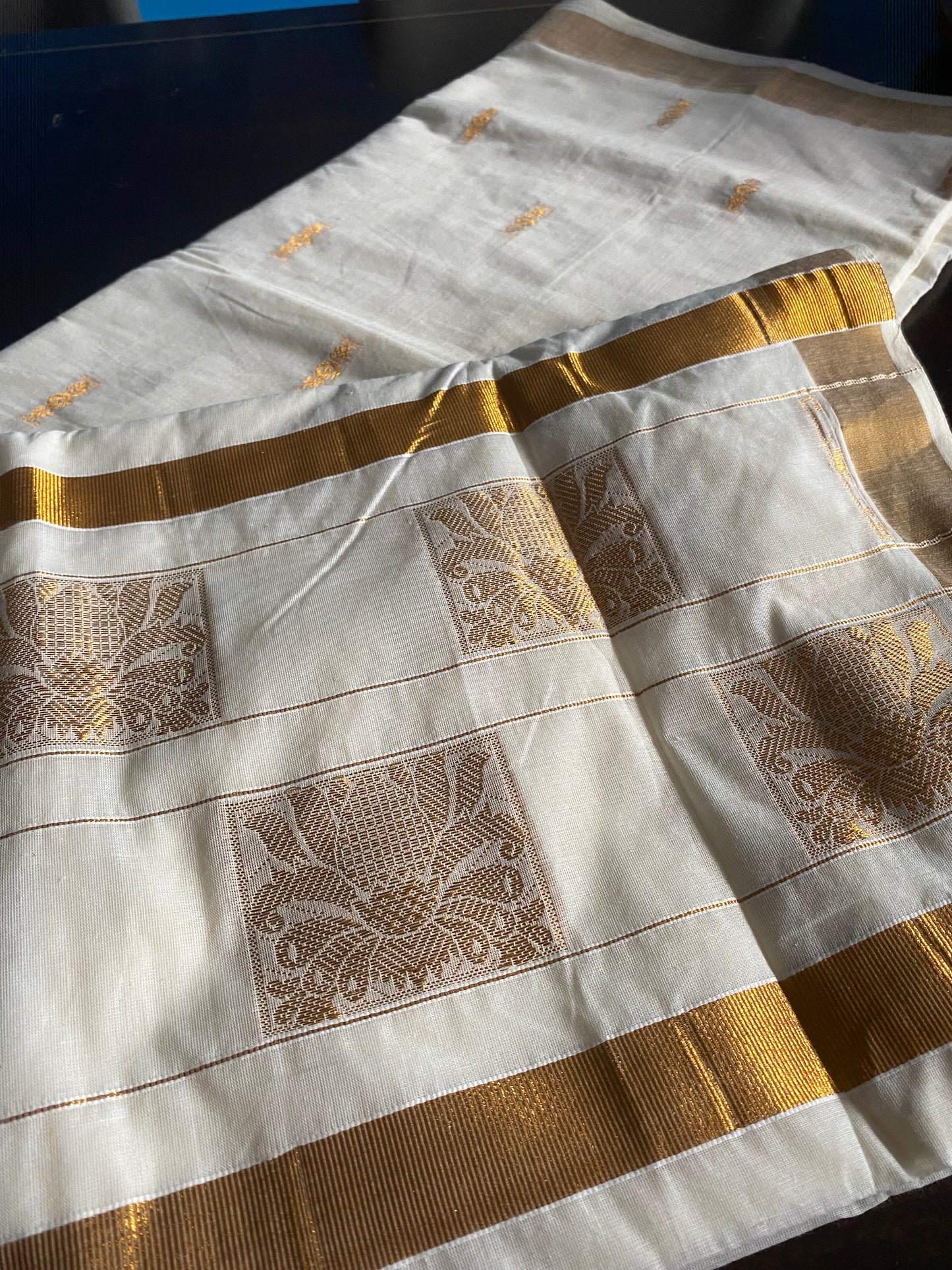 Kasavu saree