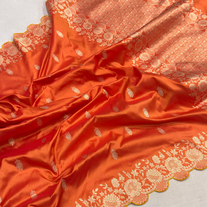 Naringi / katan silk banarasi with scallop borders