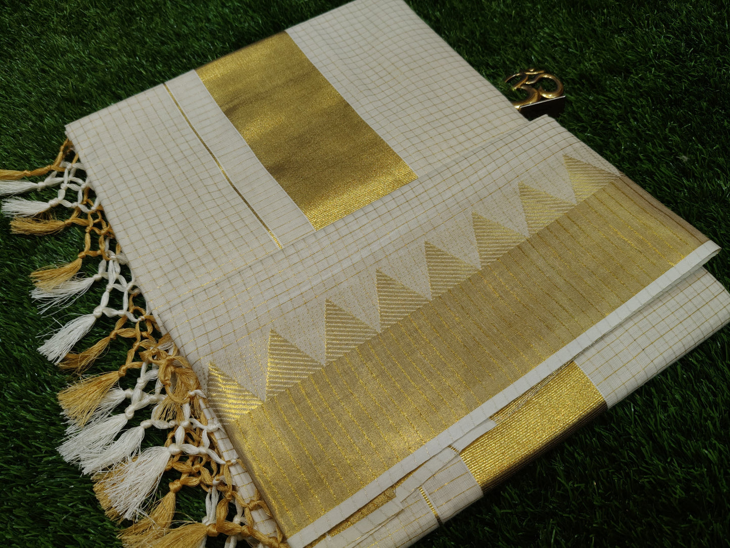 Kintuk | Cotton kasavu saree