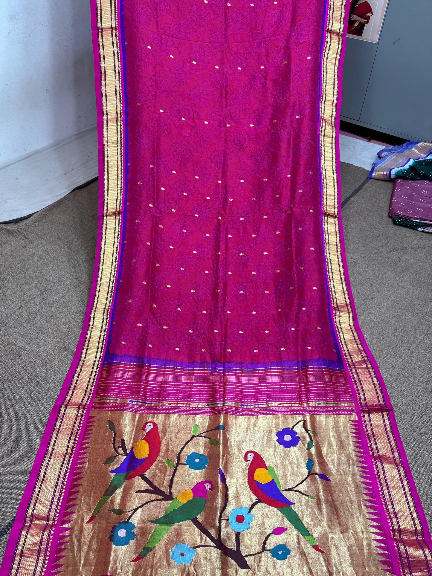 Priya |  bandhni paithani