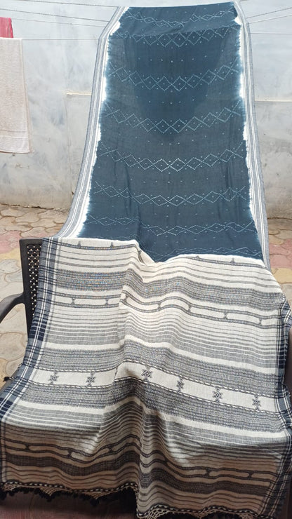 Bhujodi with bandhej