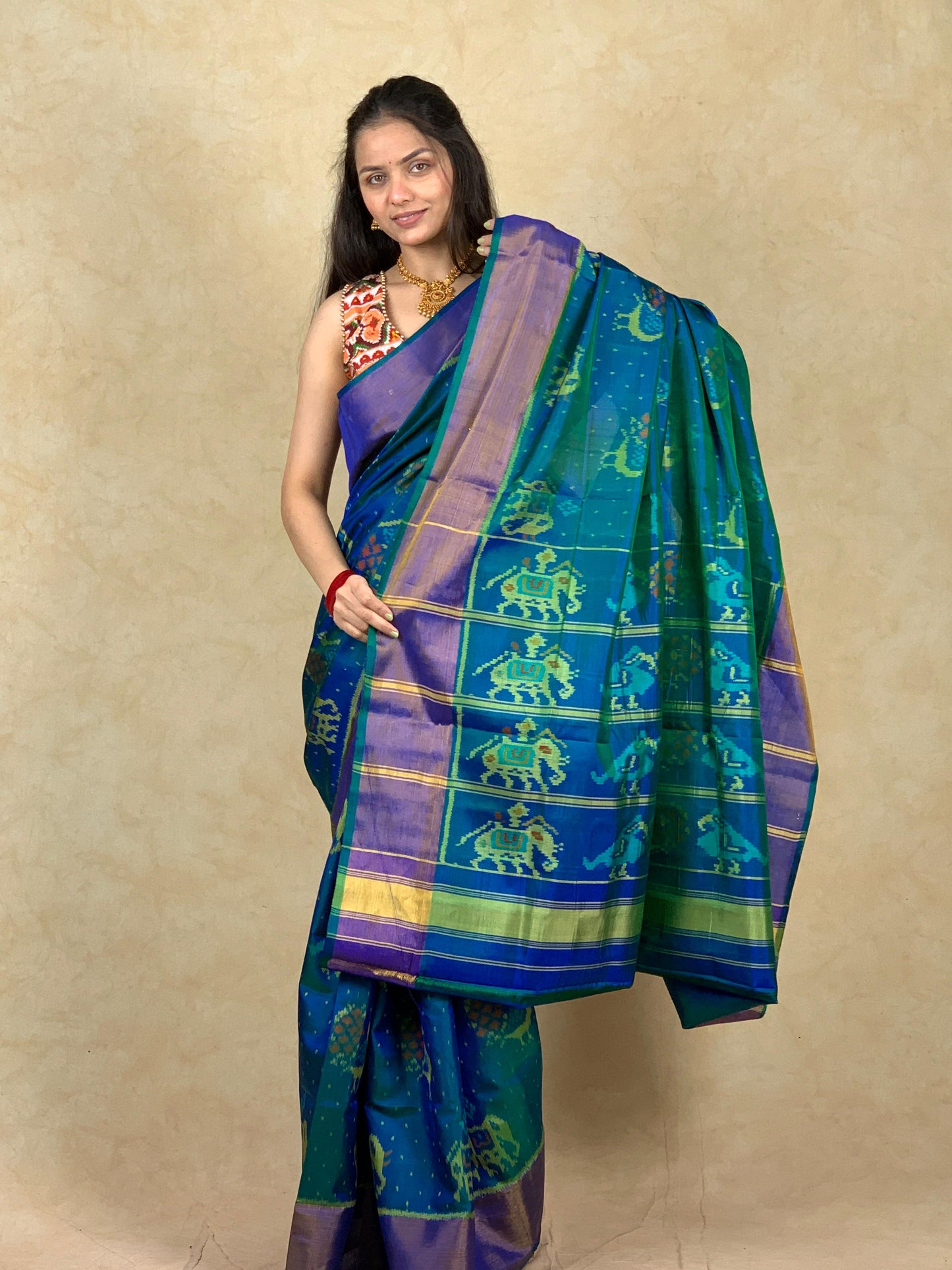 Foram | Single Ikat Patola saree