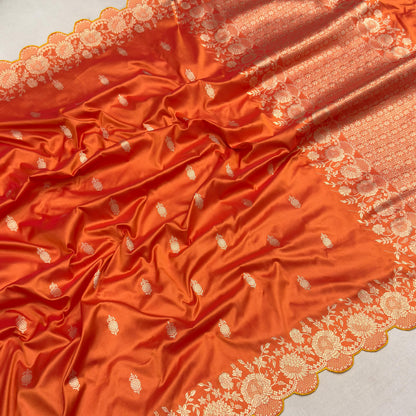 Naringi / katan silk banarasi with scallop borders