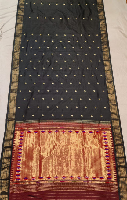 Pandita | Chandrakor Handloom paithani