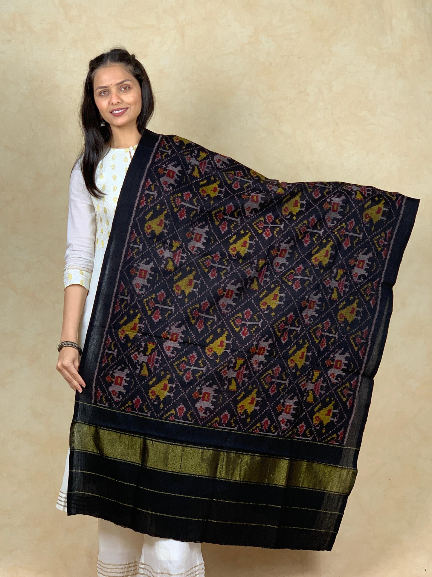 Leesha | patola shawl