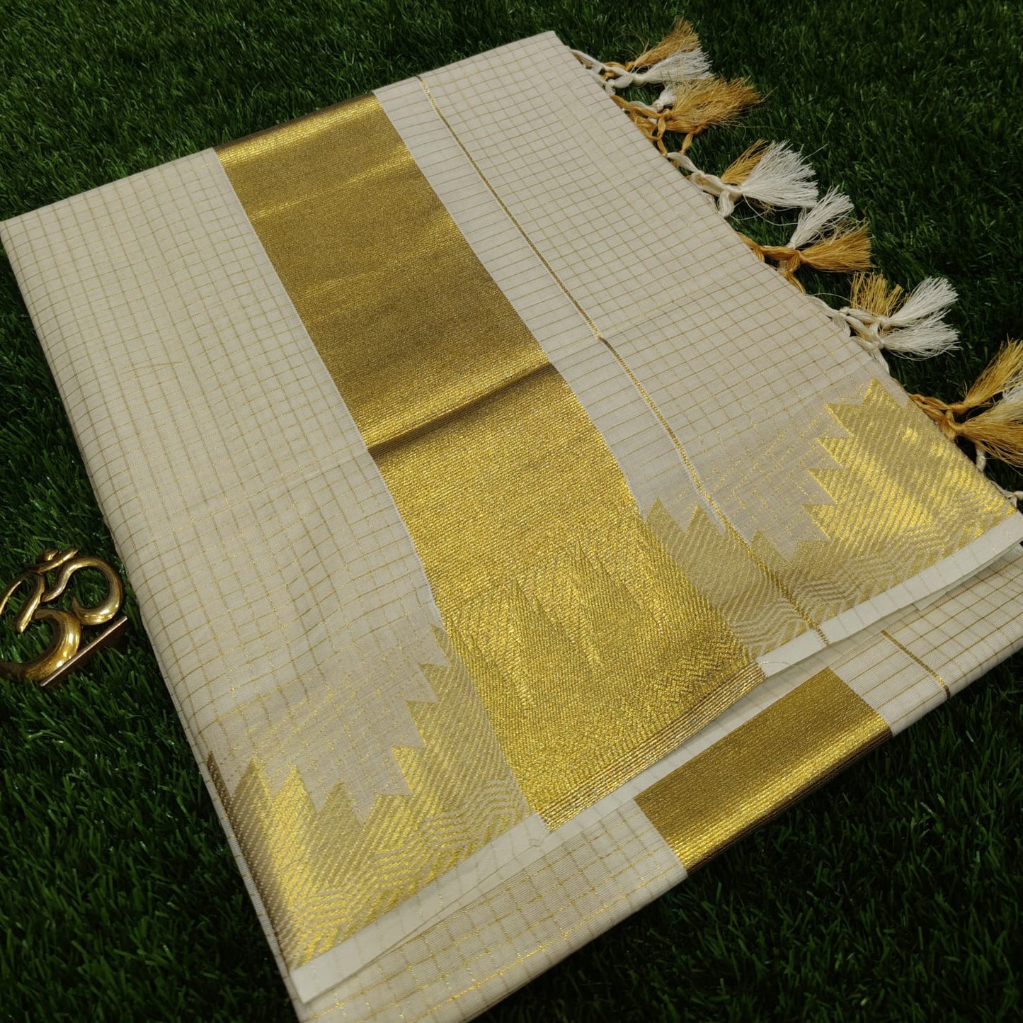 Kintuk | Cotton kasavu saree
