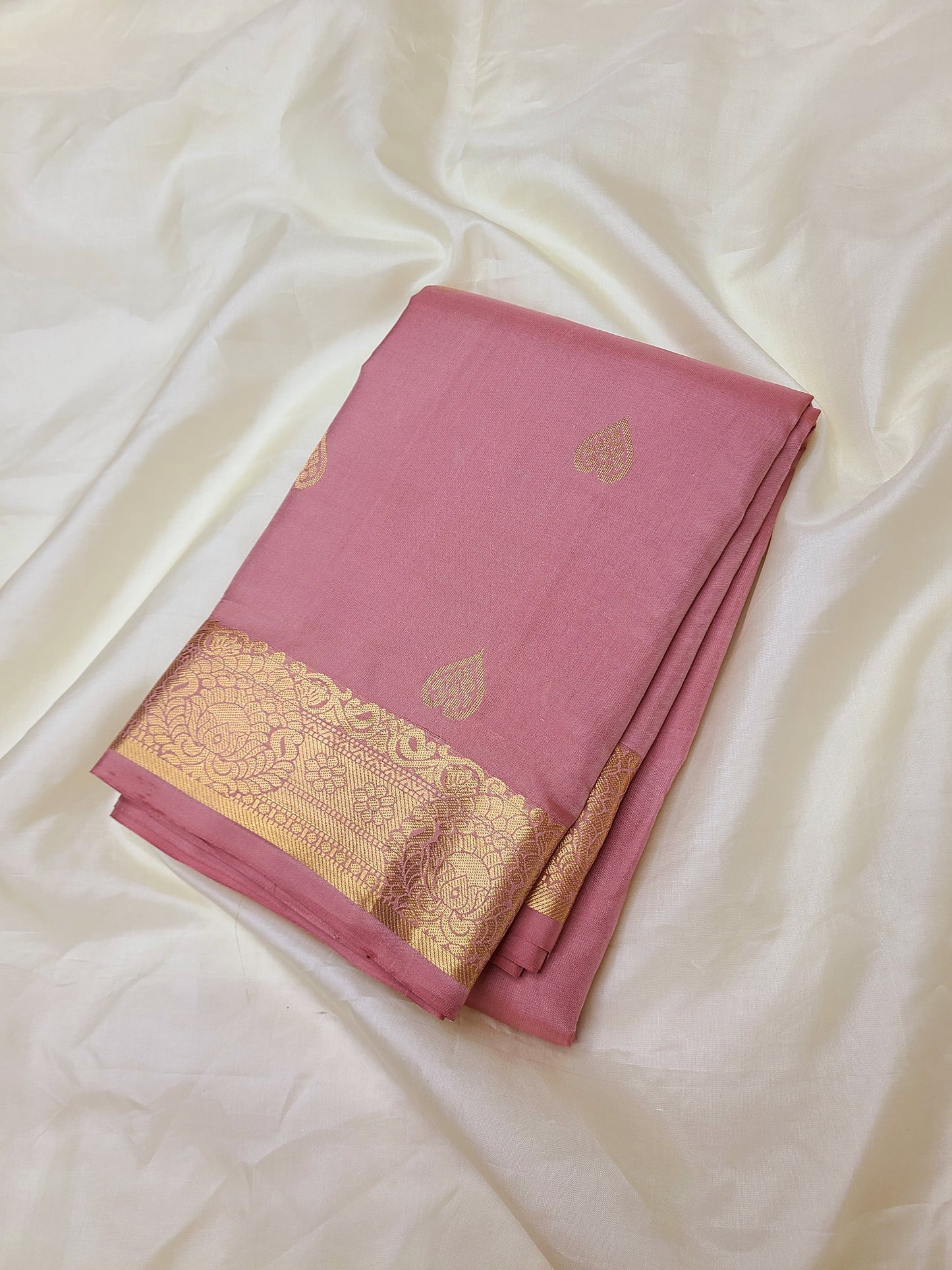 Kinjalika | kanjeevaram saree