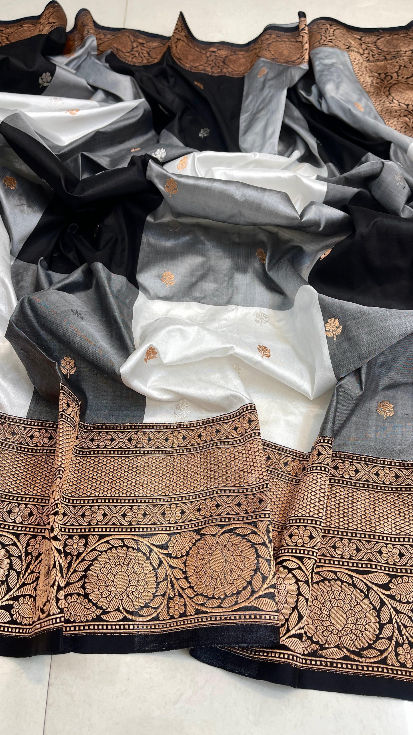 Banabi | banarasi with checks