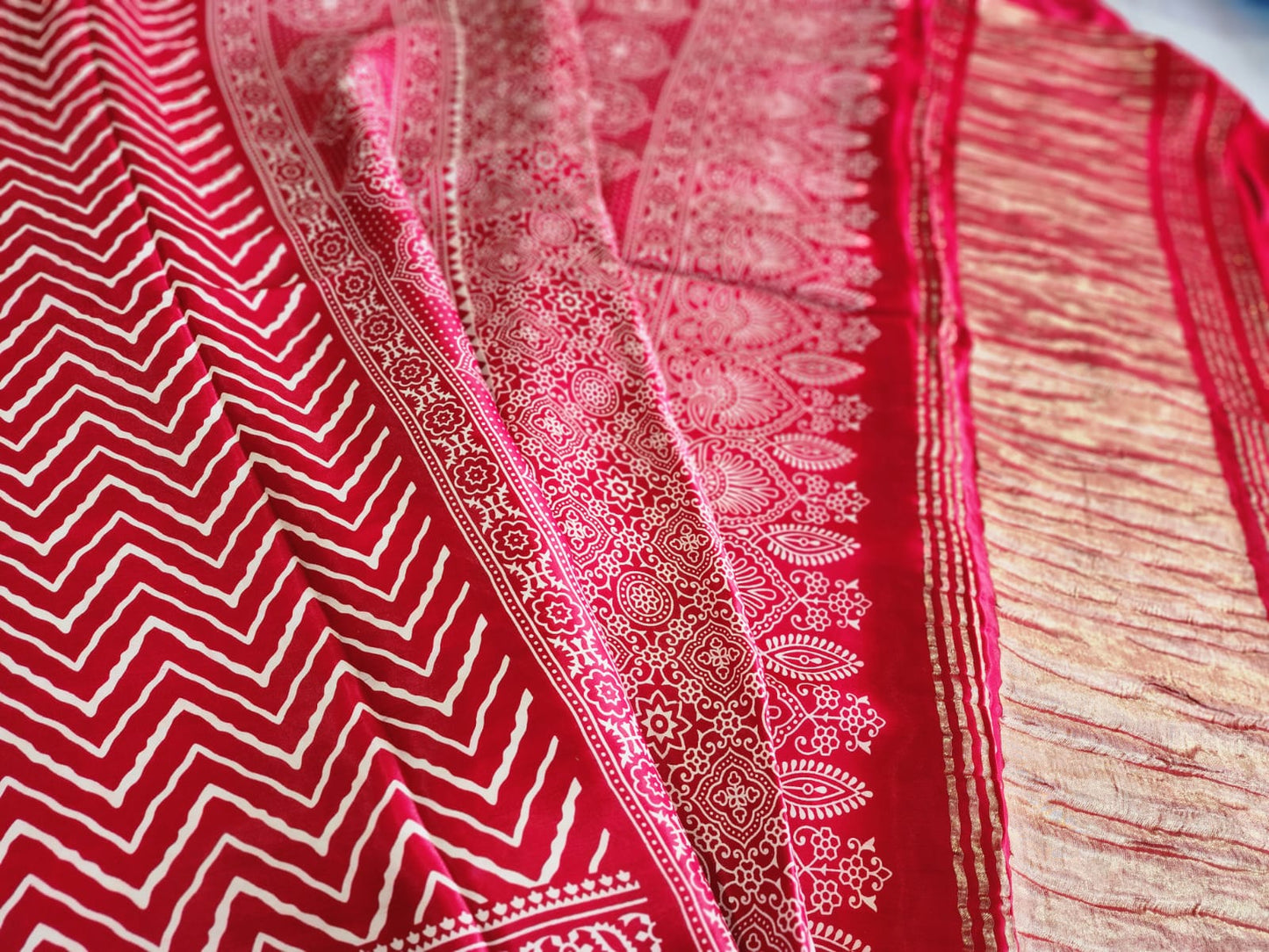 Kataar- lehariya saree with tissue pallu Inbox