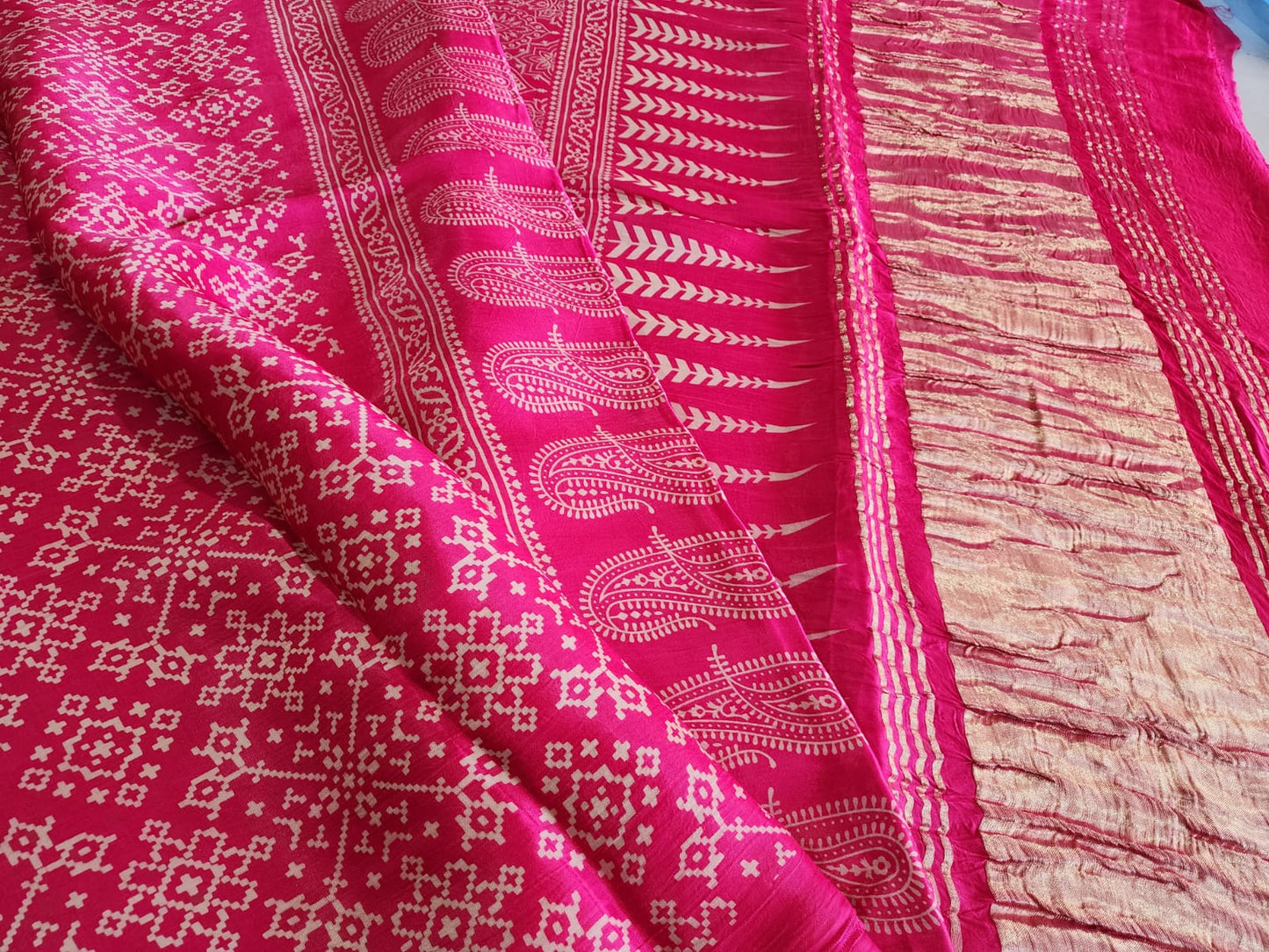 Kataar- lehariya saree with tissue pallu Inbox