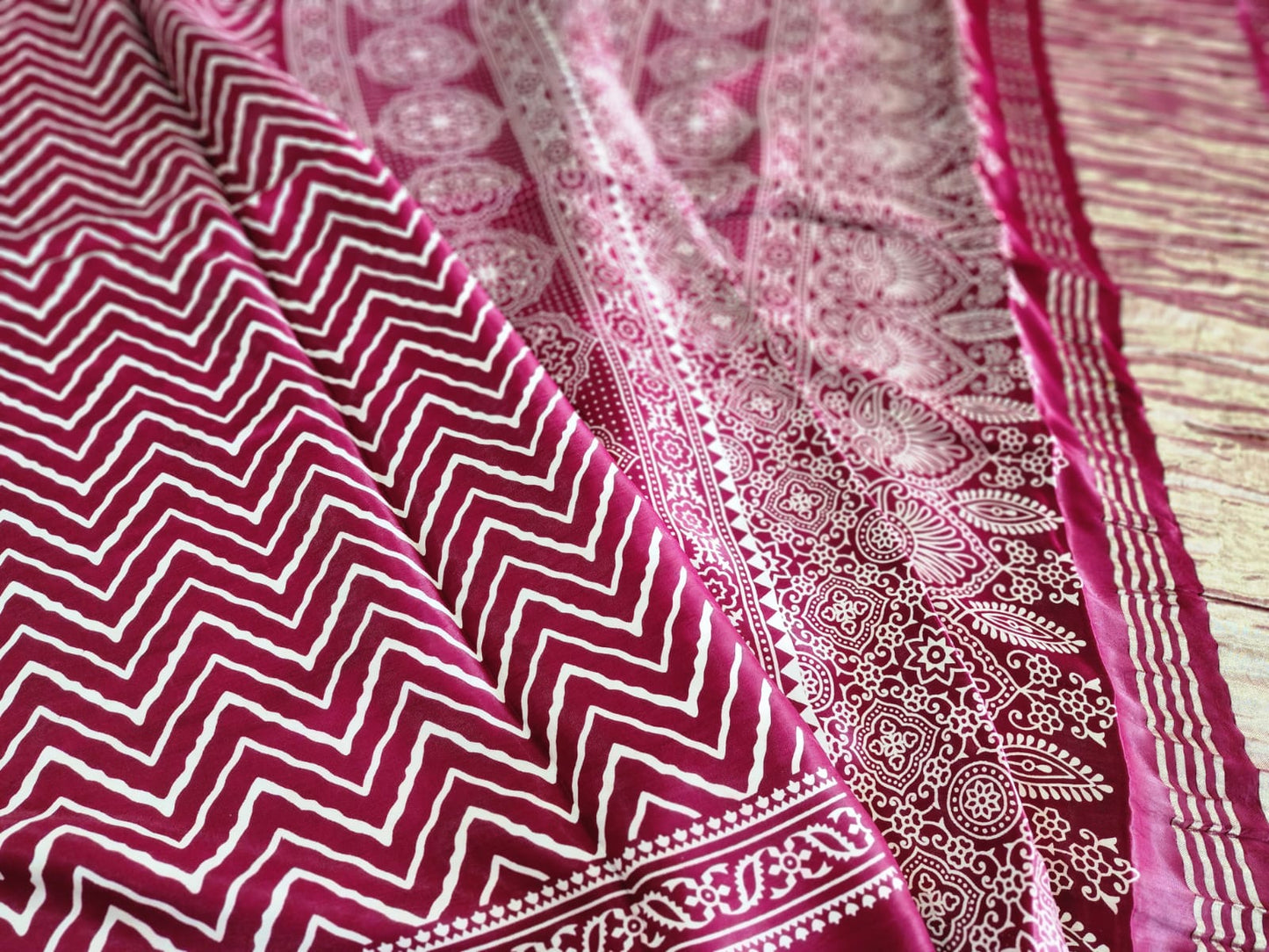 Kataar- lehariya saree with tissue pallu Inbox