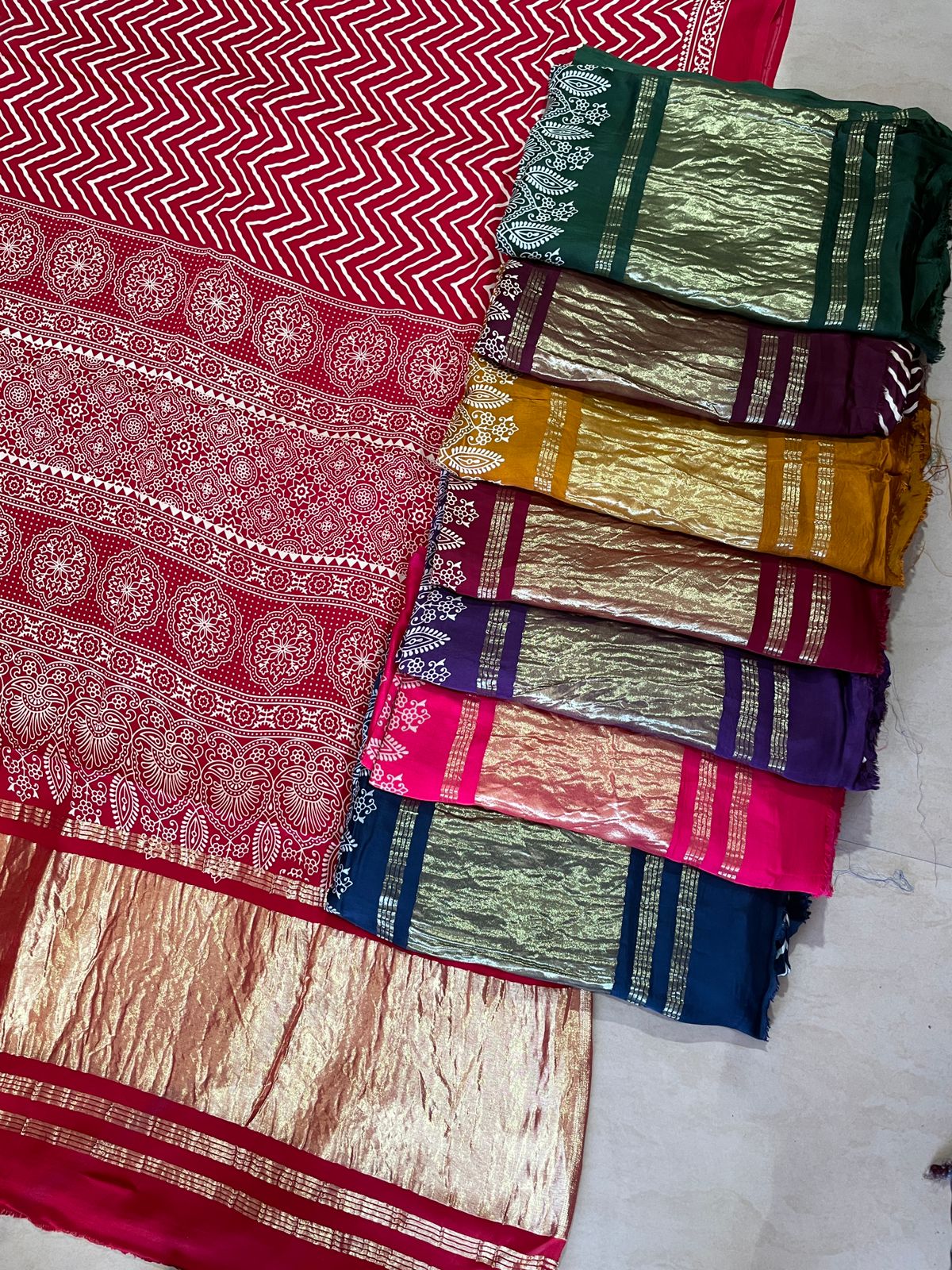 Kataar- lehariya saree with tissue pallu Inbox